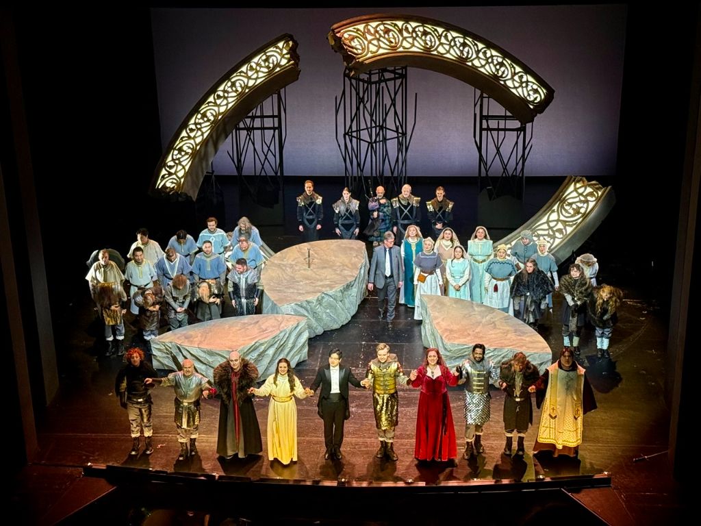 Opera Artus-Excalibur curtain call